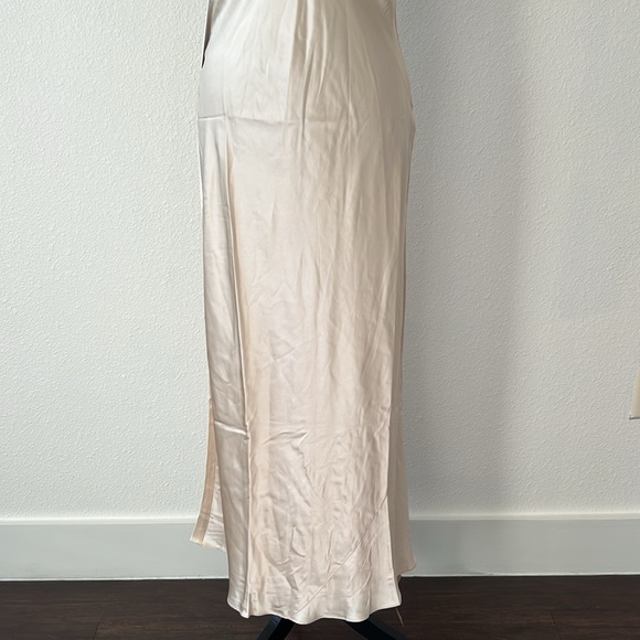NWT Reformation Wyn Silk Dress in Prosecco Size 6 - Picture 4 of 11